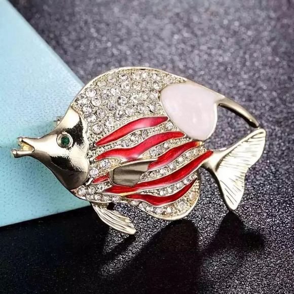 VQ Fish Brooch - Picture 1 of 1